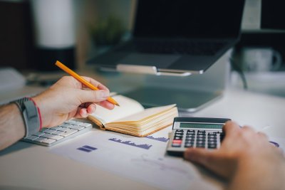 Waarom het hogere minimumloon je hele loonstructuur raakt